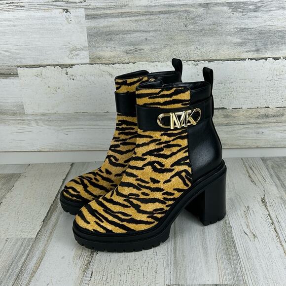 Michael Kors womens 8M black leather calf fur tiger print ankle boot bootie new - Picture 1 of 10
